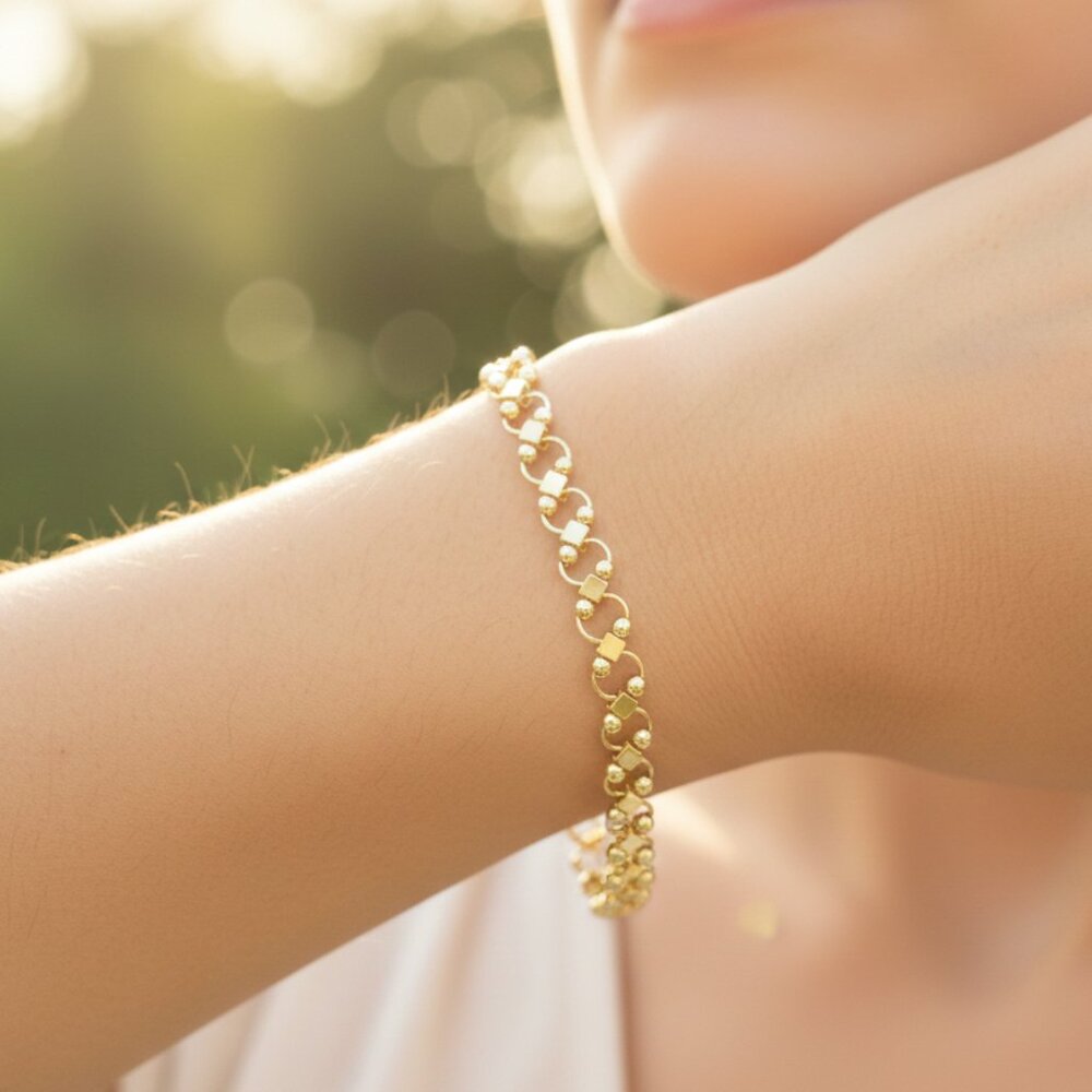 "Elegant & Trendy Bracelet, A Perfect Gift for Women, Thoughtful, EVCH1260